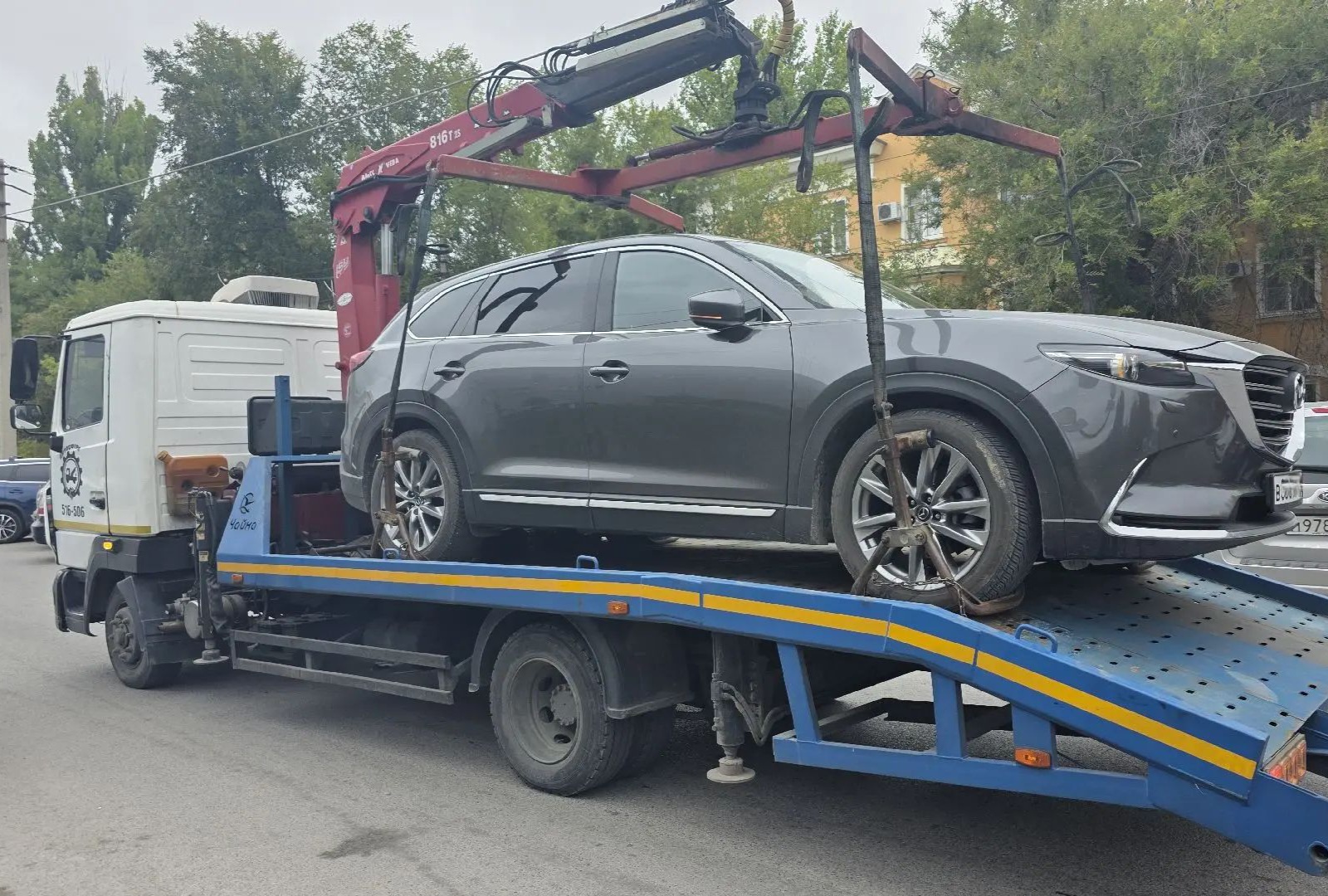 Дорогую Mazda изъяли у волгоградца за крупный долг