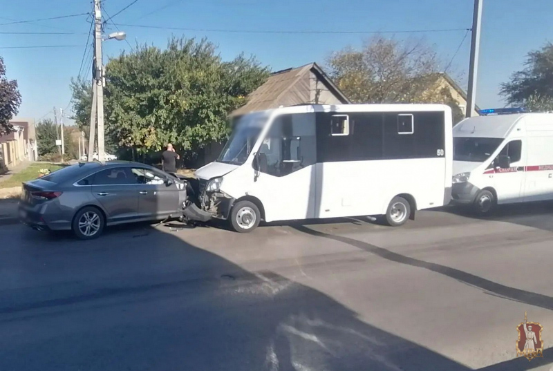 Стала известна причина ДТП с участием маршрутки и легковушки в Волгограде