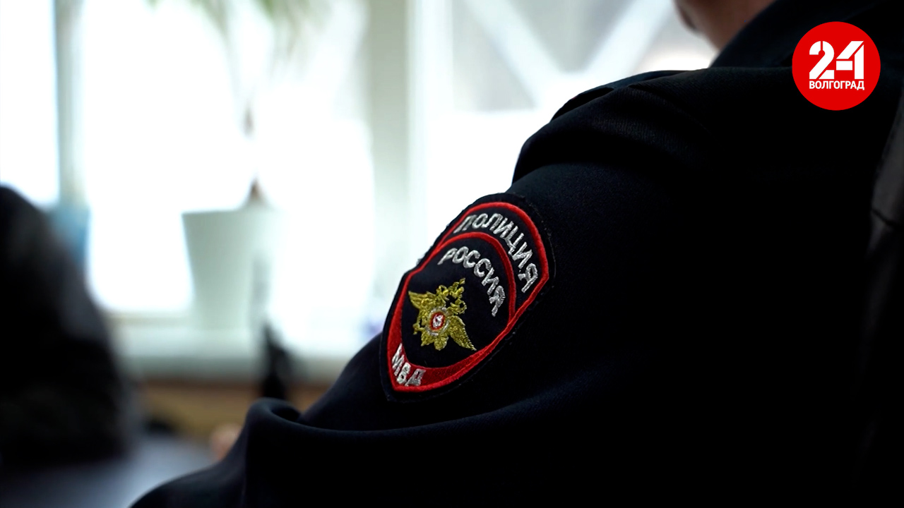 Жителя Волжского задержали за кражу ювелирных украшений и денег