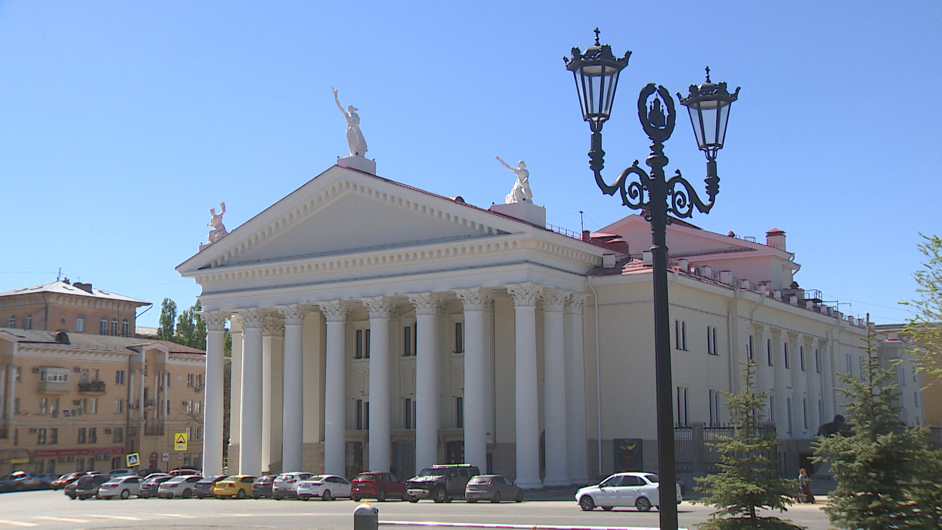 В волгоградском НЭТе заменили спектакль