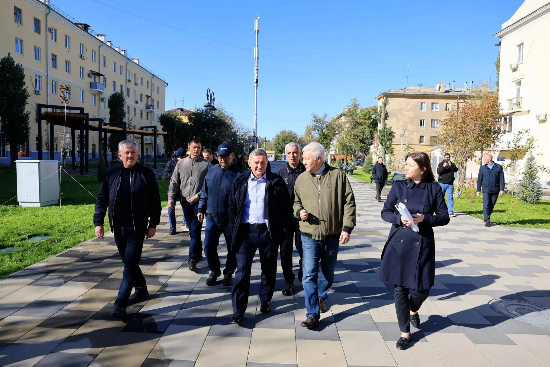Губернатор поставил задачи по развитию улицы Дзержинского и стадиона «Трактор» в Волгограде