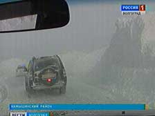 На трассе Волгоград-Саратов продолжается расчистка снежных заносов