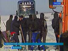 Водителей вызволили из снежного плена под Камышином