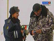 Сотрудницы ДПС поздравили водителей с Днем защитника Отечества