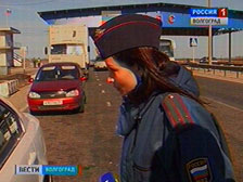 Волгоградские автоинспекторы провели акцию «С ГИБДД - в шоколаде»