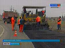 На камышинской трассе идут ремонтные работы