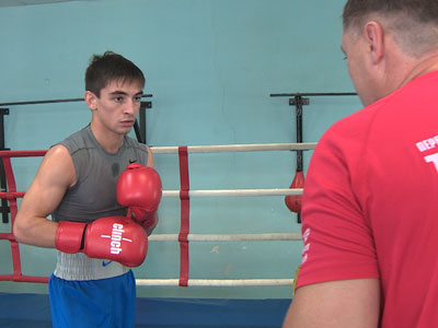 Волгоградский боксер Альберт Родионов готовится к первенству мира