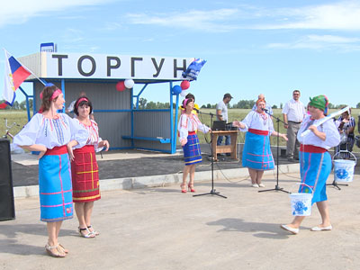 В Николаевском и Старополтавском районах открыты новые дороги