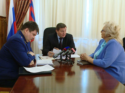 Губернатор Андрей Бочаров провел личный прием граждан